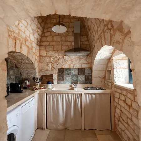 Trullo Elisa Монополи